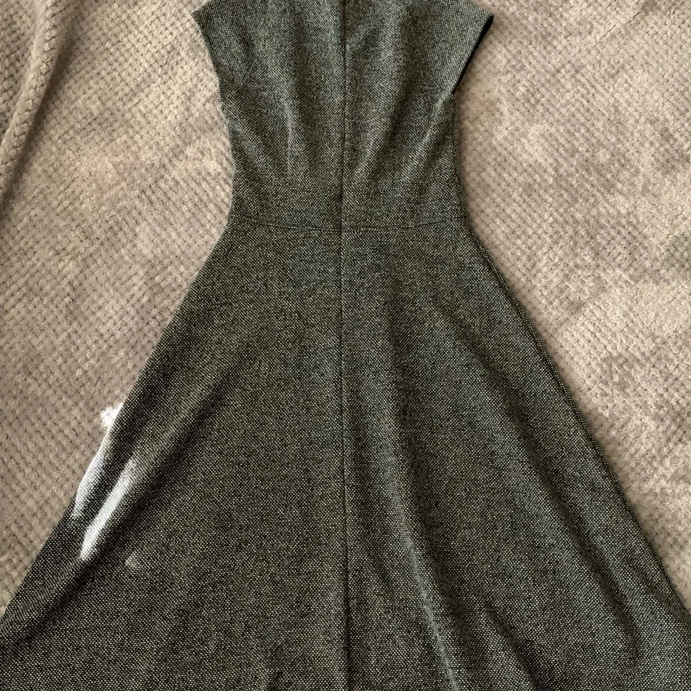 NWOT H&M DRESS. SIZE XS - Picture 2 of 3